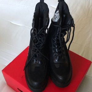 Boots Military style